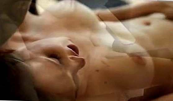 Глубоко сосёт маленький хуй, порно видео